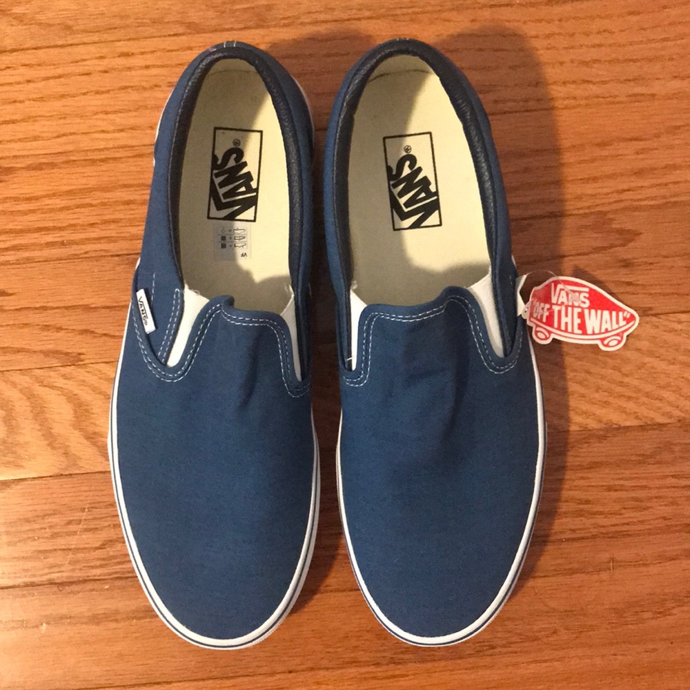 Van’s Classic Slip-On Navy Men’s 11.5 NEW!